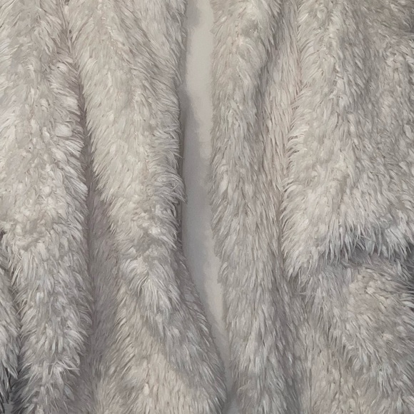 🤍⚡️EXPRESS WHITE FAUX FUR SHERPA JACKET/COAT ⚡️🤍 - Picture 7 of 8